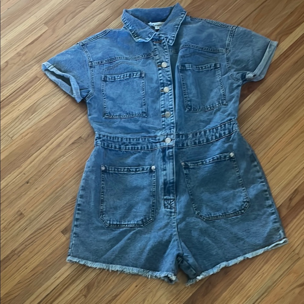 Classic Blue Denim Romper with Defined Waist and Short Sleeves